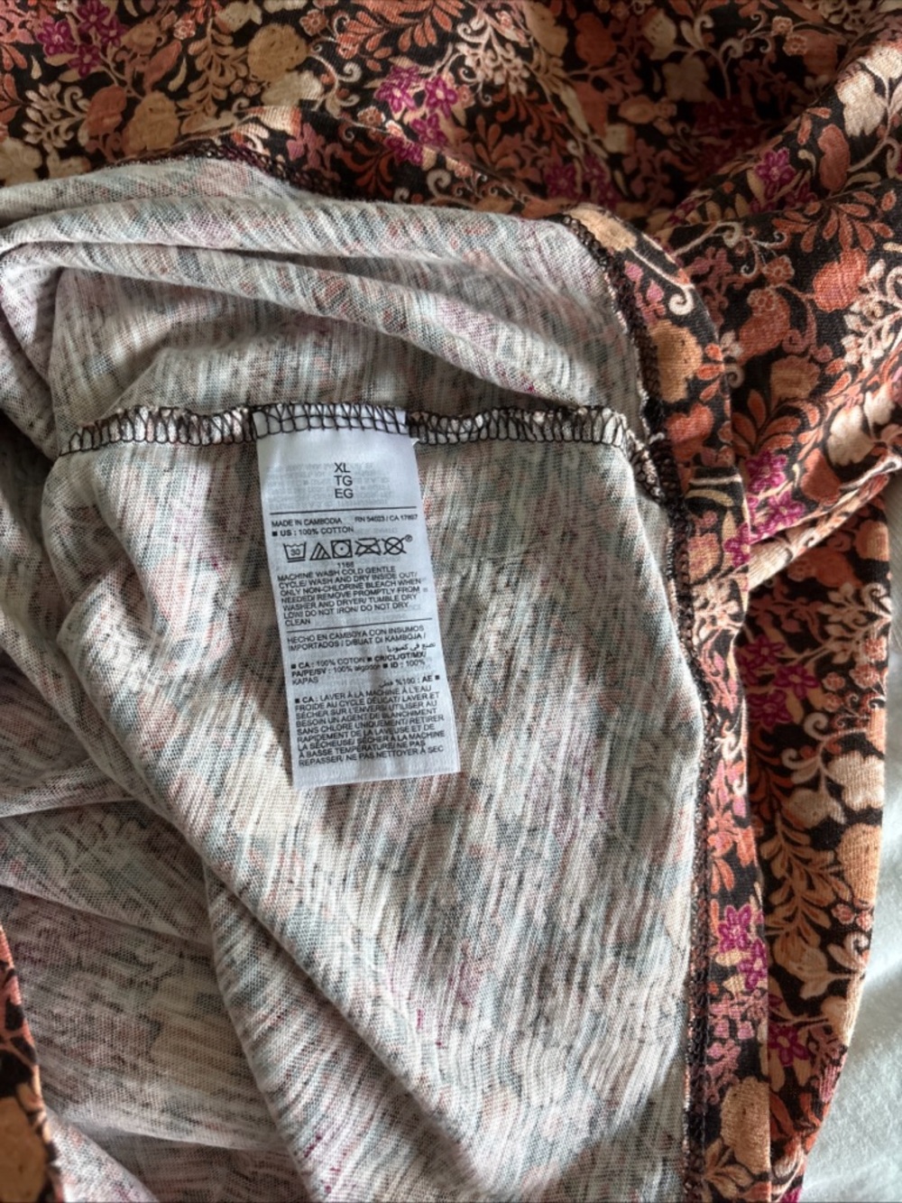 Old Navy V-Neck Short Sleeve top size XL - Picture 6 of 9